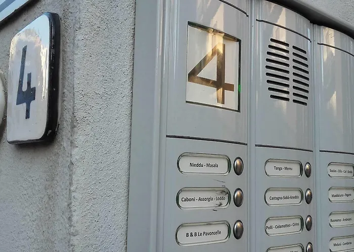 Le Pavoncelle Гостевой дом Кальяри